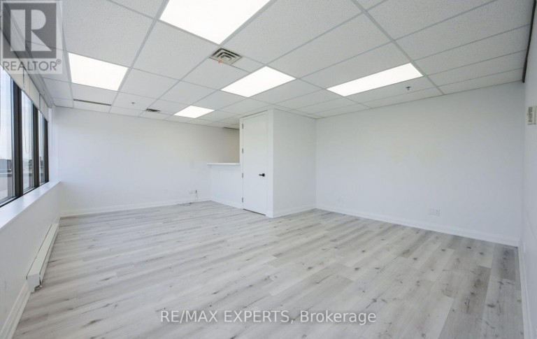 210 - 30 MARTHA STREET, Caledon (Bolton West), Ontario, L7E5V1