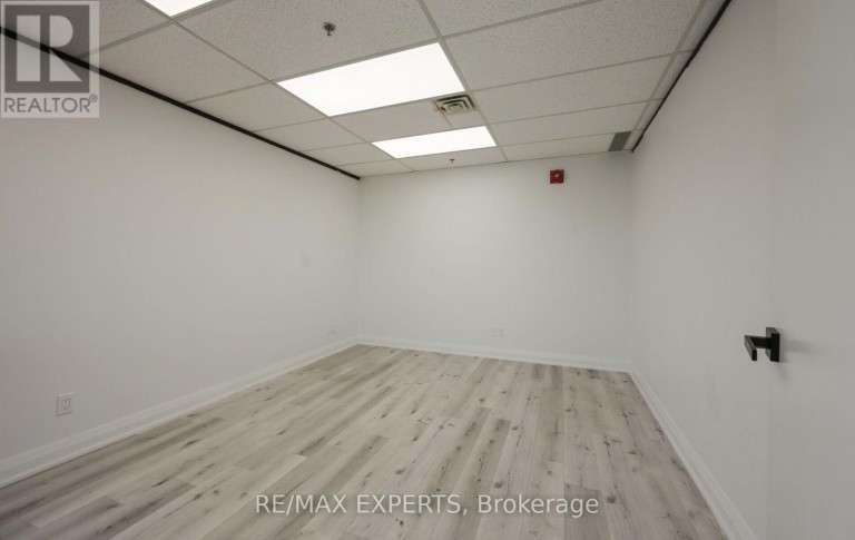 210 - 30 MARTHA STREET, Caledon (Bolton West), Ontario, L7E5V1