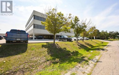 210 - 30 MARTHA STREET Caledon (Bolton West) Ontario photo 3