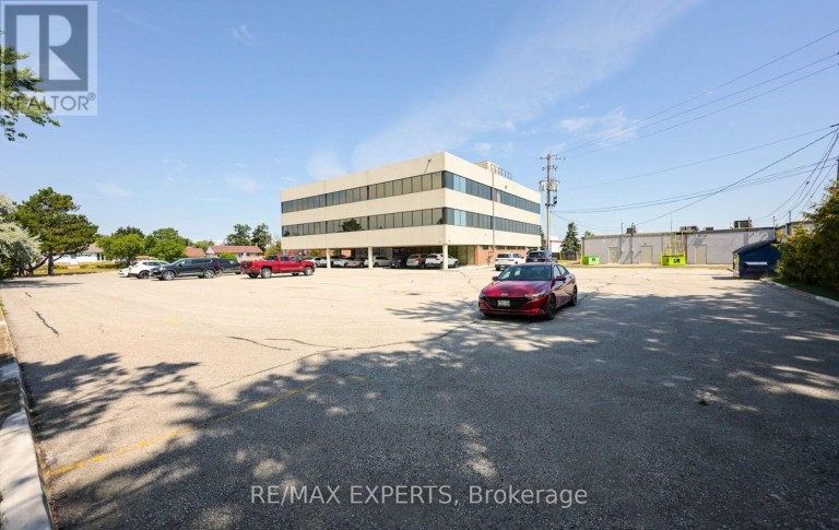 210 - 30 MARTHA STREET, Caledon (Bolton West), Ontario, L7E5V1