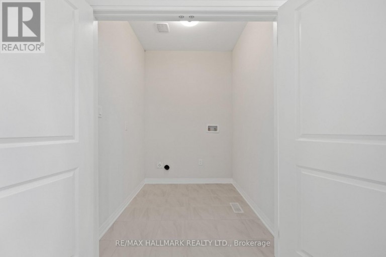 3769 SUNBANK CRESCENT, Severn (West Shore), Ontario, L3V8N2