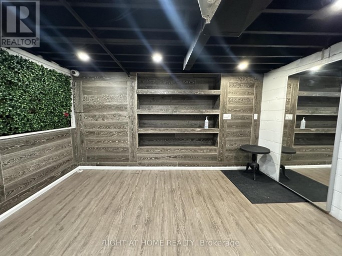 BSMT - 1639 EGLINTON AVENUE W, Toronto (Oakwood Village), Ontario, M6E2H1