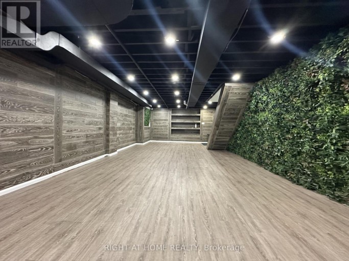 BSMT - 1639 EGLINTON AVENUE W, Toronto (Oakwood Village), Ontario, M6E2H1