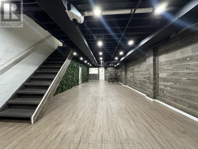 BSMT - 1639 EGLINTON AVENUE W, Toronto (Oakwood Village), Ontario, M6E2H1