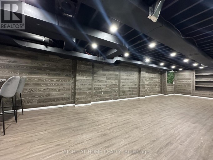BSMT - 1639 EGLINTON AVENUE W, Toronto (Oakwood Village), Ontario, M6E2H1