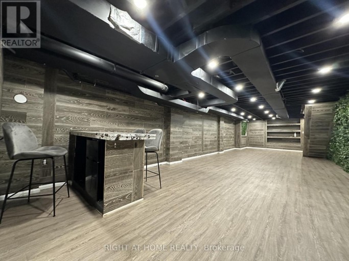 BSMT - 1639 EGLINTON AVENUE W, Toronto (Oakwood Village), Ontario, M6E2H1
