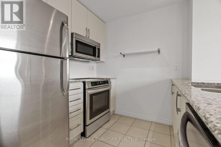 102 - 427 ABERDEEN AVENUE, Hamilton (Kirkendall), Ontario, L8P2S4