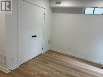 LOWER - 249 SILVERTHORN AVENUE Toronto (Weston-Pellam Park) Ontario photo 12