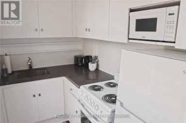 1 - 164 TRAFALGAR ROAD Oakville (OO Old Oakville) Ontario photo 5