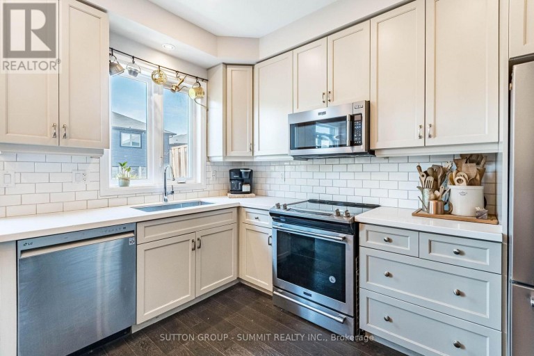 25 SOHO STREET, Hamilton (Stoney Creek Mountain), Ontario, L8J0L4