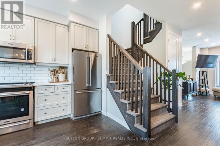25 SOHO STREET, Hamilton (Stoney Creek Mountain), Ontario, L8J0L4