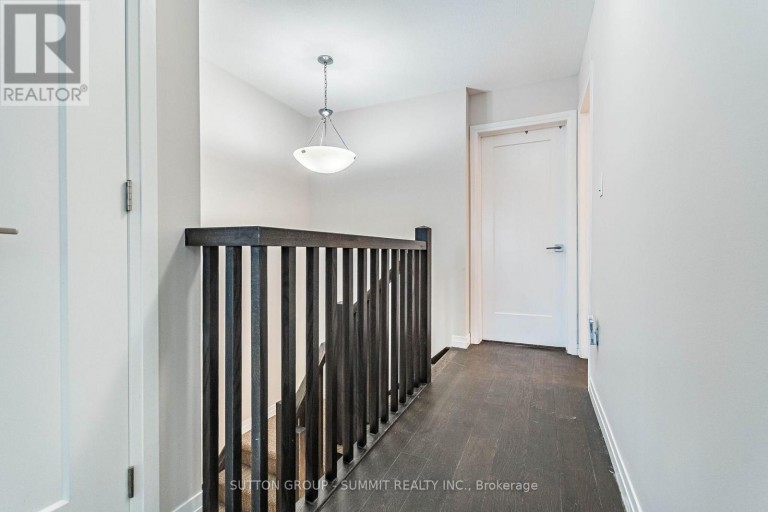 25 SOHO STREET, Hamilton (Stoney Creek Mountain), Ontario, L8J0L4