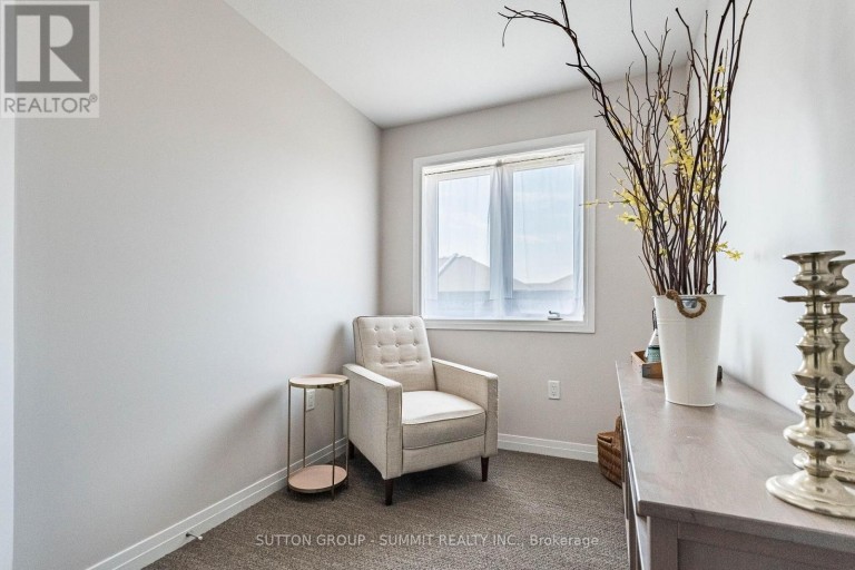 25 SOHO STREET, Hamilton (Stoney Creek Mountain), Ontario, L8J0L4