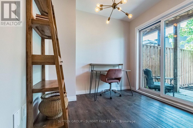 25 SOHO STREET, Hamilton (Stoney Creek Mountain), Ontario, L8J0L4