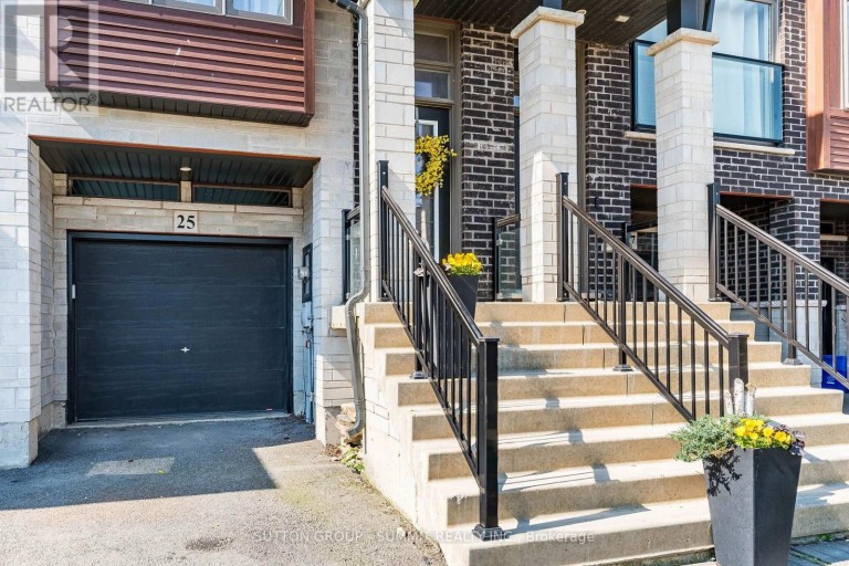 25 SOHO STREET, Hamilton (Stoney Creek Mountain), Ontario, L8J0L4