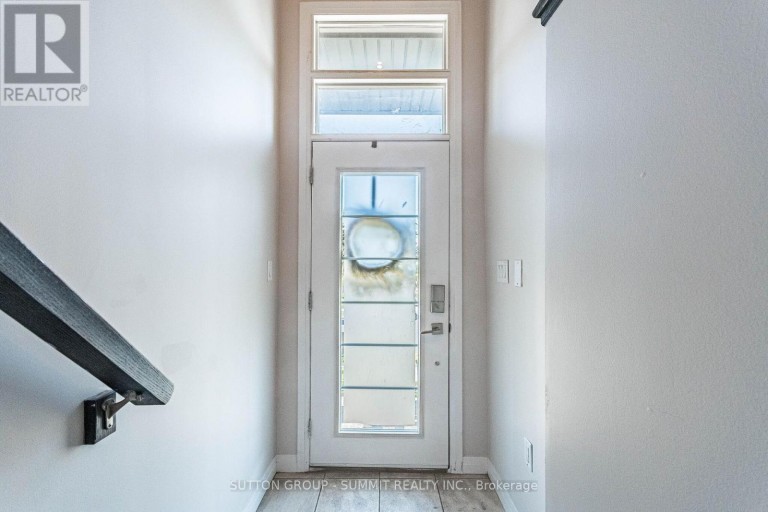 25 SOHO STREET, Hamilton (Stoney Creek Mountain), Ontario, L8J0L4
