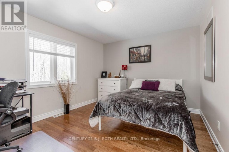 12 LLOYD COOK DRIVE E, Springwater (Snow Valley), Ontario, L0L1Y3