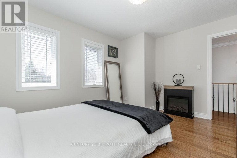 12 LLOYD COOK DRIVE E, Springwater (Snow Valley), Ontario, L0L1Y3