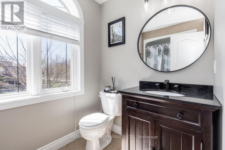 12 LLOYD COOK DRIVE E, Springwater (Snow Valley), Ontario, L0L1Y3