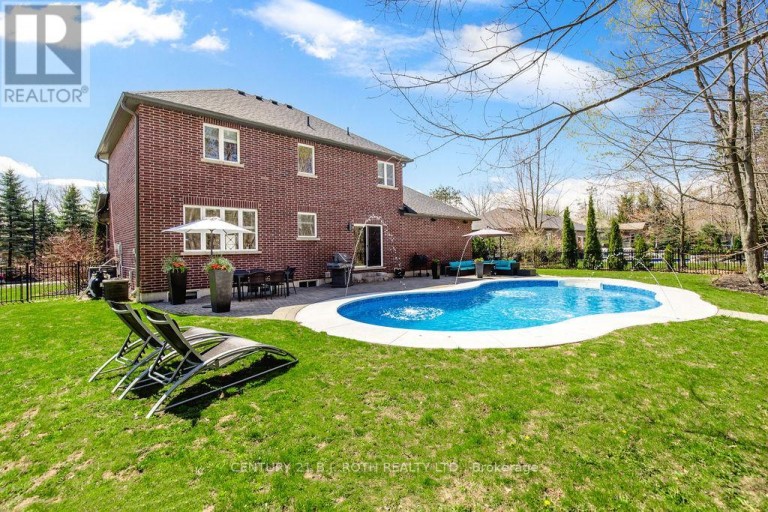 12 LLOYD COOK DRIVE E, Springwater (Snow Valley), Ontario, L0L1Y3