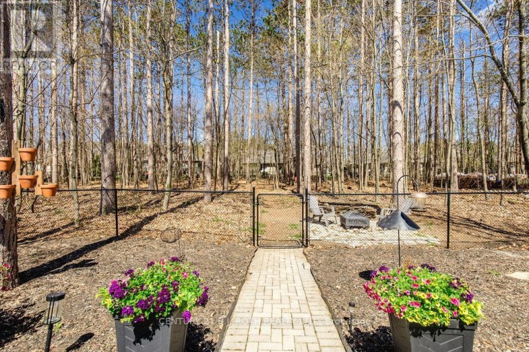 12 LLOYD COOK DRIVE E, Springwater (Snow Valley), Ontario, L0L1Y3