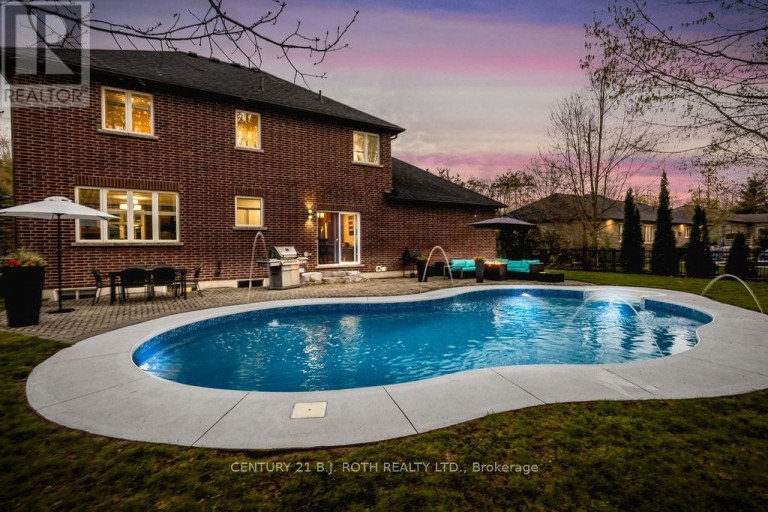 12 LLOYD COOK DRIVE E, Springwater (Snow Valley), Ontario, L0L1Y3