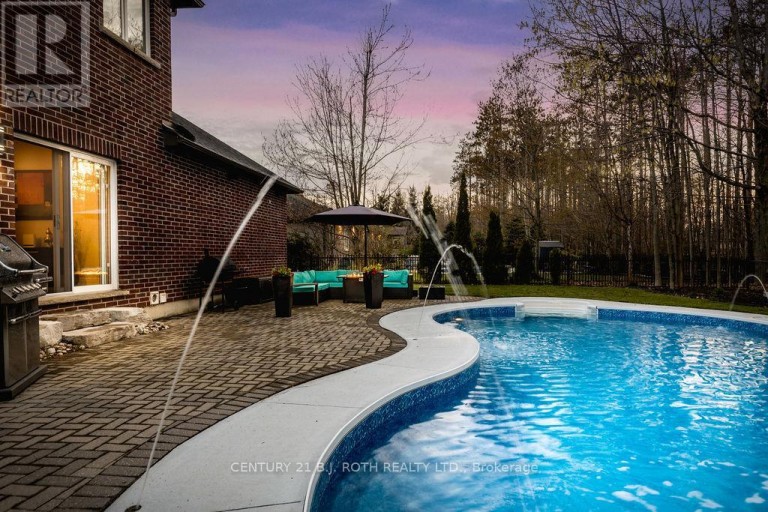 12 LLOYD COOK DRIVE E, Springwater (Snow Valley), Ontario, L0L1Y3