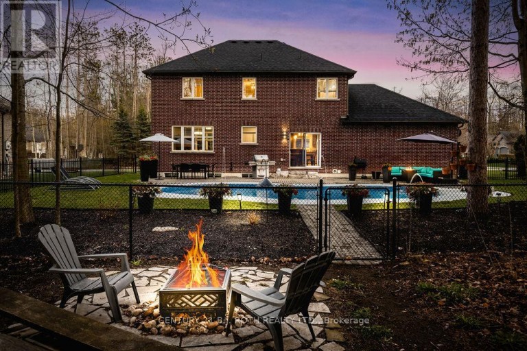 12 LLOYD COOK DRIVE E, Springwater (Snow Valley), Ontario, L0L1Y3