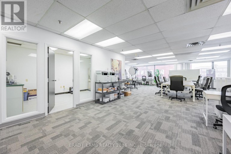 5-201 - 2600 SKYMARK AVENUE, Mississauga (Airport Corporate), Ontario, L4W5B2