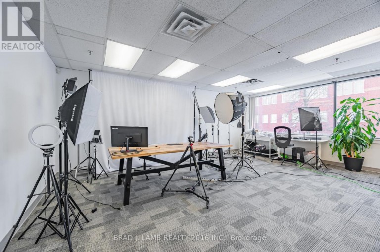 5-201 - 2600 SKYMARK AVENUE, Mississauga (Airport Corporate), Ontario, L4W5B2