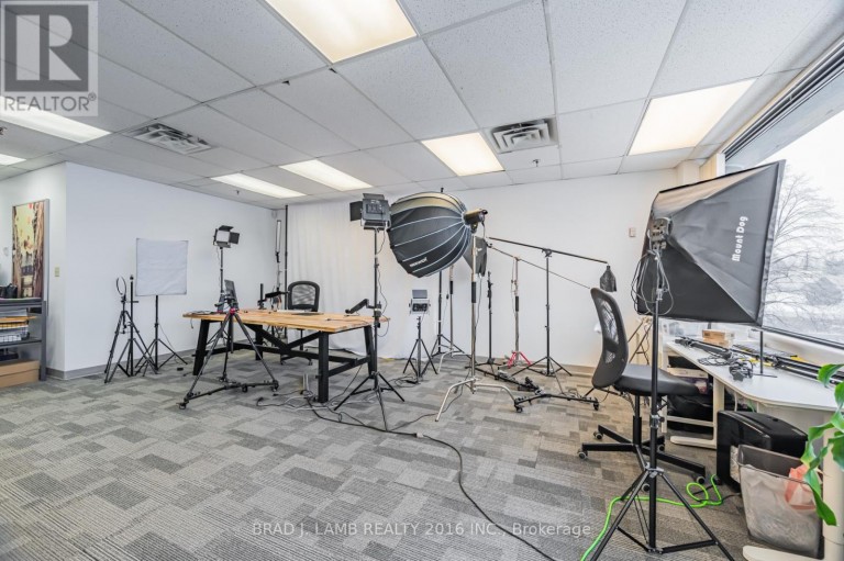 5-201 - 2600 SKYMARK AVENUE, Mississauga (Airport Corporate), Ontario, L4W5B2