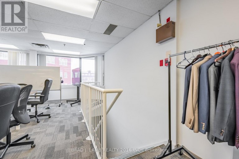 5-201 - 2600 SKYMARK AVENUE, Mississauga (Airport Corporate), Ontario, L4W5B2