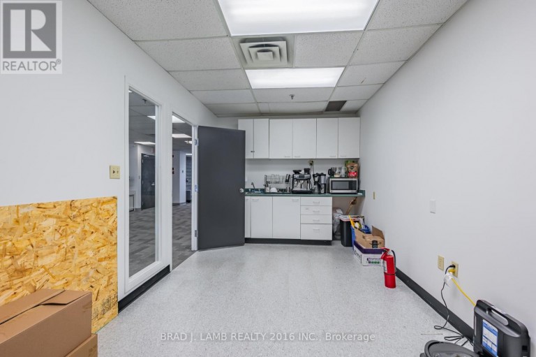 5-201 - 2600 SKYMARK AVENUE, Mississauga (Airport Corporate), Ontario, L4W5B2