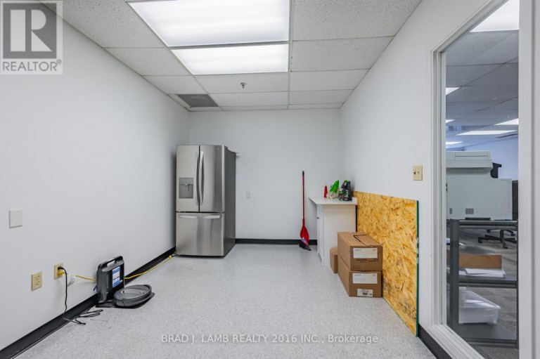 5-201 - 2600 SKYMARK AVENUE, Mississauga (Airport Corporate), Ontario, L4W5B2