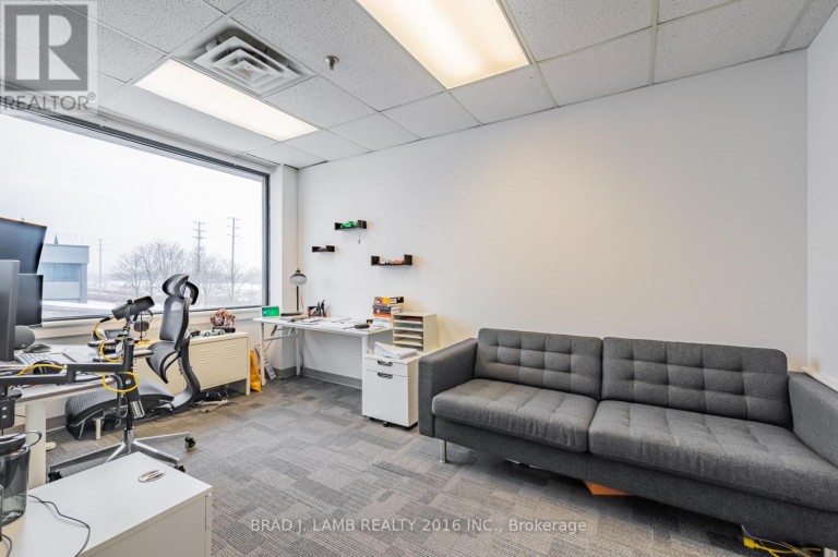 5-201 - 2600 SKYMARK AVENUE, Mississauga (Airport Corporate), Ontario, L4W5B2