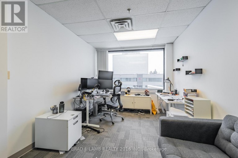5-201 - 2600 SKYMARK AVENUE, Mississauga (Airport Corporate), Ontario, L4W5B2