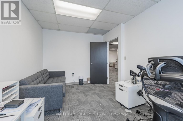 5-201 - 2600 SKYMARK AVENUE, Mississauga (Airport Corporate), Ontario, L4W5B2
