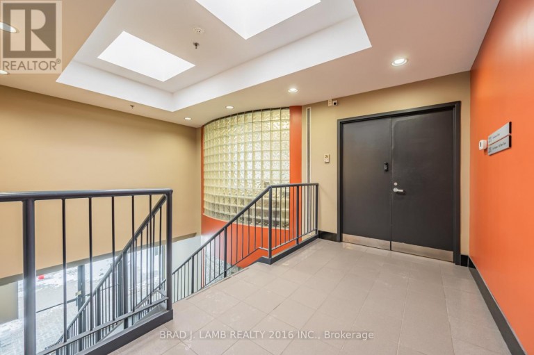 5-201 - 2600 SKYMARK AVENUE, Mississauga (Airport Corporate), Ontario, L4W5B2