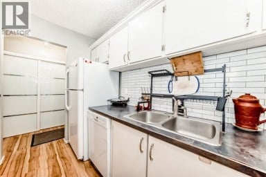 306, 1712 38 Street SE Calgary Alberta photo 4