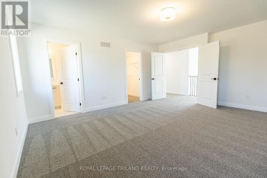 18 HAWKS GATE Central Elgin Ontario photo 13