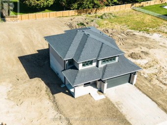 18 HAWKS GATE Central Elgin Ontario photo 26