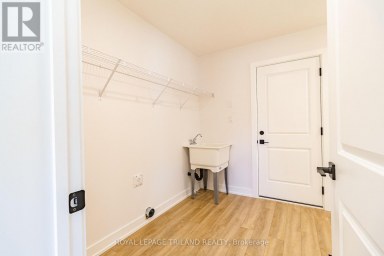 18 HAWKS GATE Central Elgin Ontario photo 9