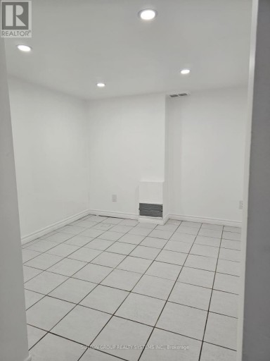 137B CHATHAM AVENUE, Toronto (Blake-Jones), Ontario, M4J1K8