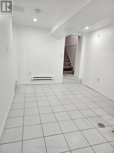 137B CHATHAM AVENUE, Toronto (Blake-Jones), Ontario, M4J1K8