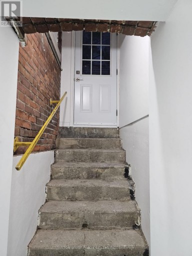 137B CHATHAM AVENUE, Toronto (Blake-Jones), Ontario, M4J1K8