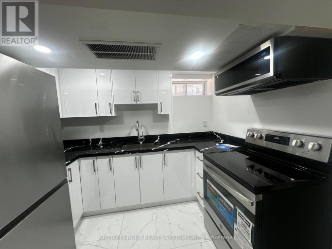 137B CHATHAM AVENUE, Toronto (Blake-Jones), Ontario, M4J1K8