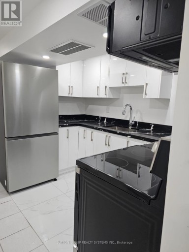 137B CHATHAM AVENUE, Toronto (Blake-Jones), Ontario, M4J1K8