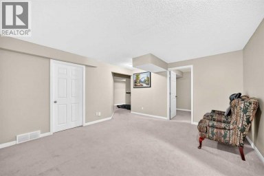 53 Everhollow Park SW Calgary Alberta photo 32