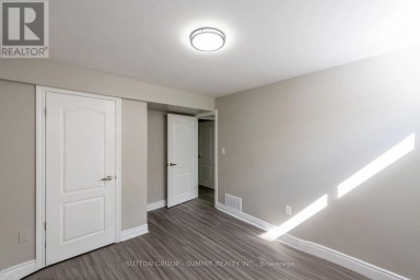 52 MARION STREET Hamilton (Mount Hope) Ontario photo 14