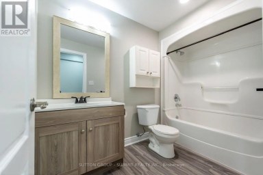 52 MARION STREET Hamilton (Mount Hope) Ontario photo 17